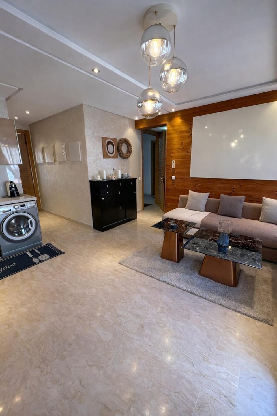 TV and multimedia, Kitchen or kitchenette, Living room, Seating area