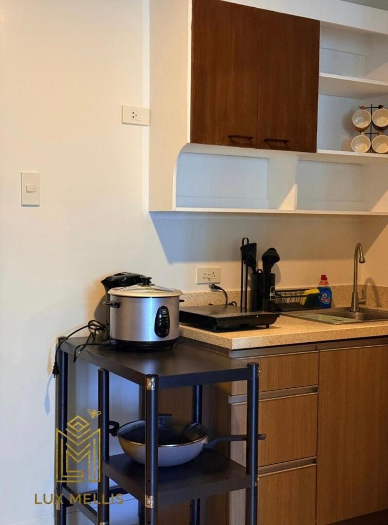 Sophisticated 1BR Unit w Panoramic Horizon View Apartment in Lapu-Lapu City