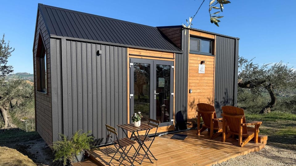 Property building, Patio, Dining area
