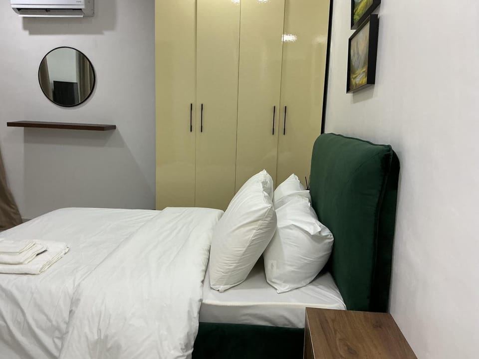 Soft Luxury 3 bedroom with pool and gym Apartment in Lagos, Nigeria