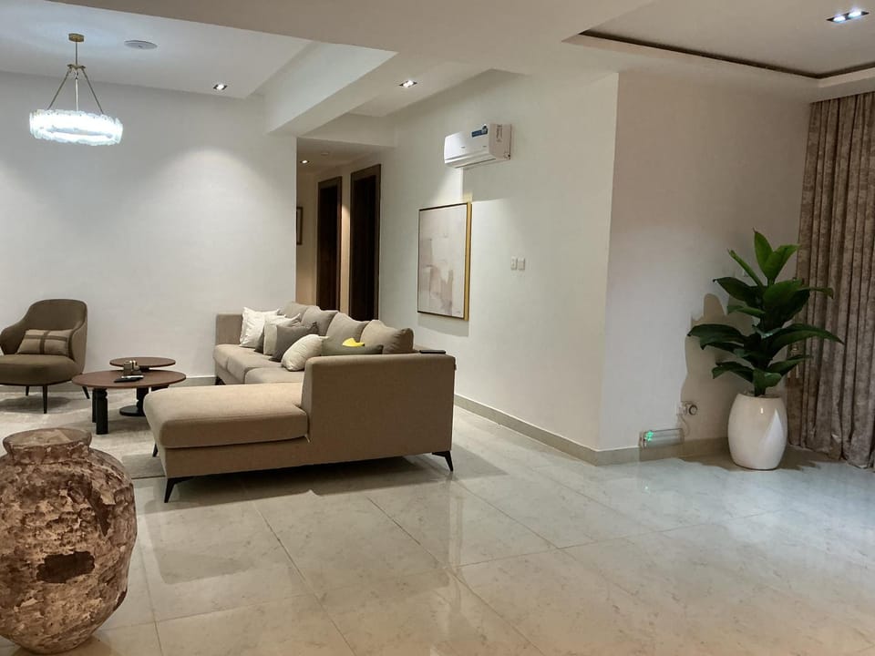 Soft Luxury 3 bedroom with pool and gym Apartment in Lagos, Nigeria