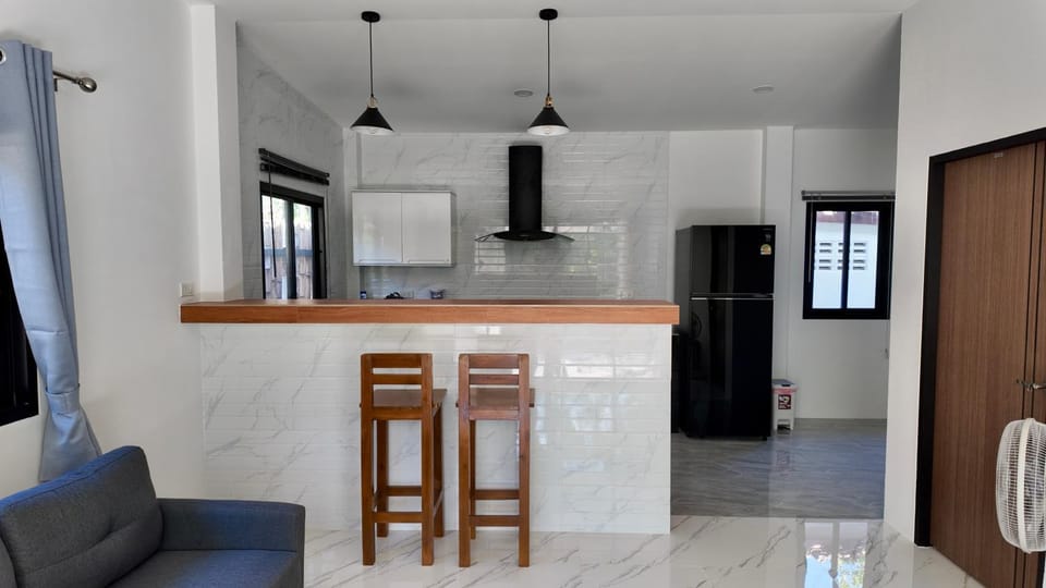 Kitchen or kitchenette, Living room, Seating area, Dining area, stove