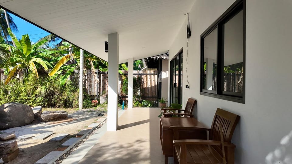Property building, Patio, Day, Garden, View (from property/room), Balcony/Terrace, Living room, Seating area, Dining area, Garden view