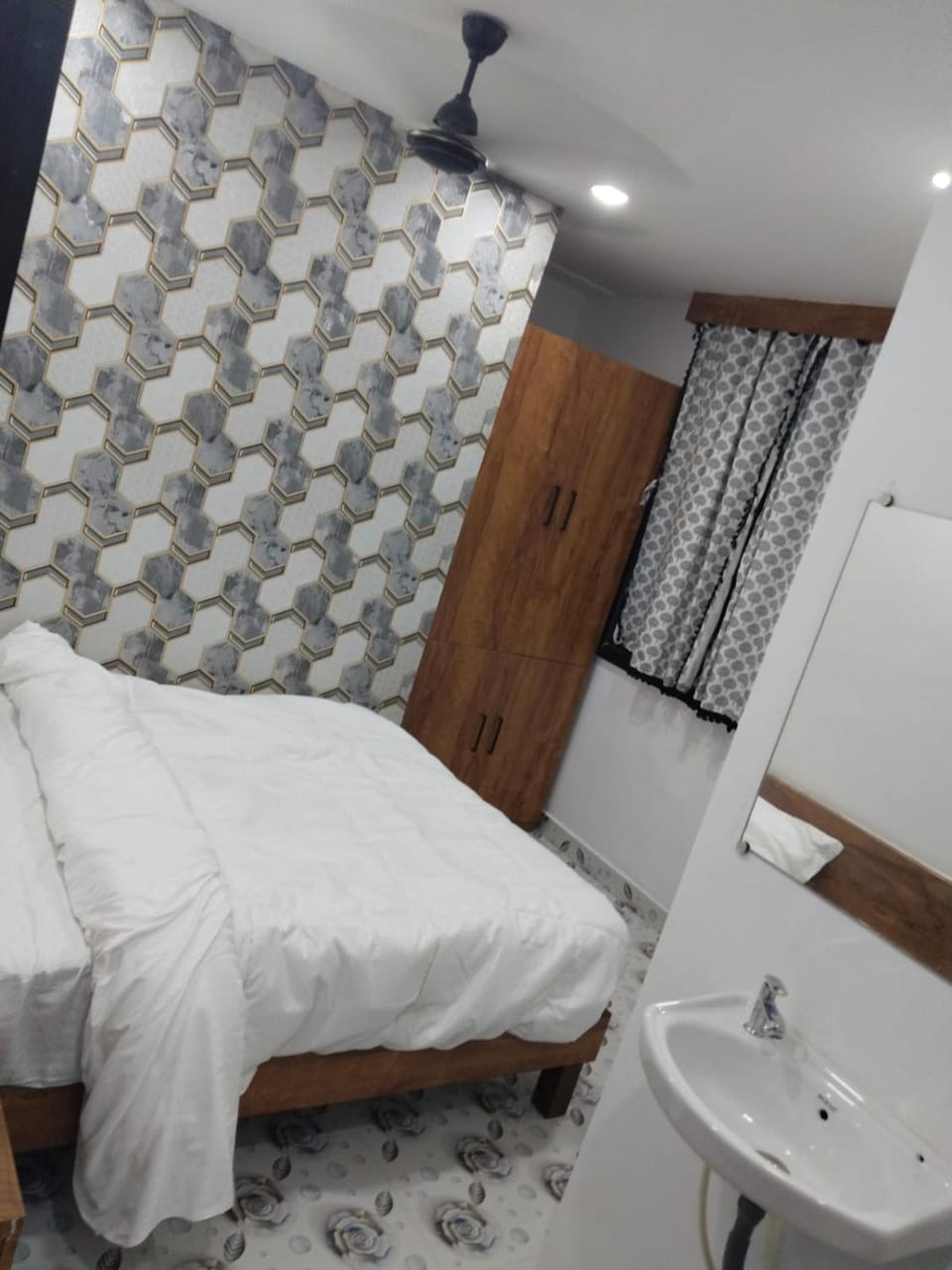 Vijay Cozy Corner rooms Hotel in Maharashtra