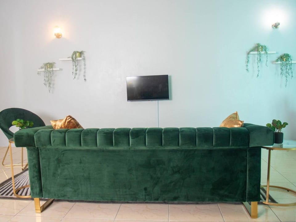 Communal lounge/ TV room, TV and multimedia, Living room