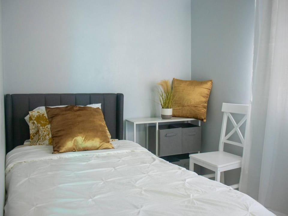 Bed, Bedroom