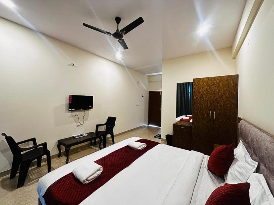 TV and multimedia, Photo of the whole room, Evening entertainment, wardrobe, air conditioner