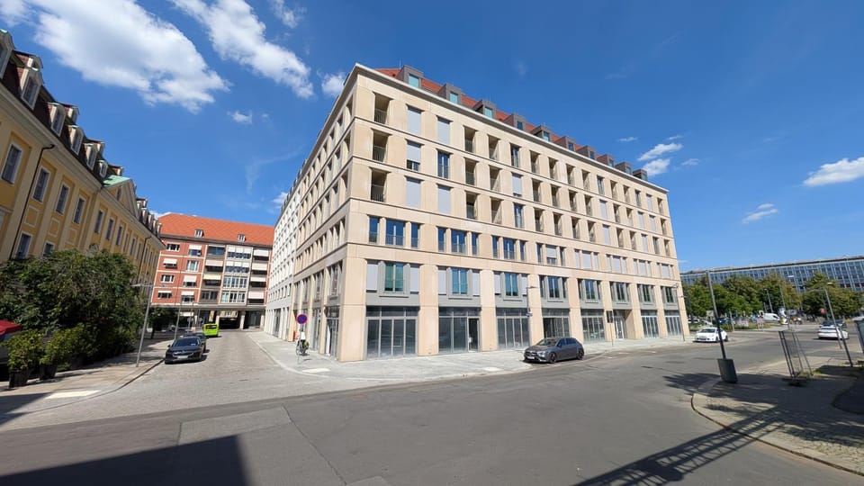 Property building, Neighbourhood, Street view, Location