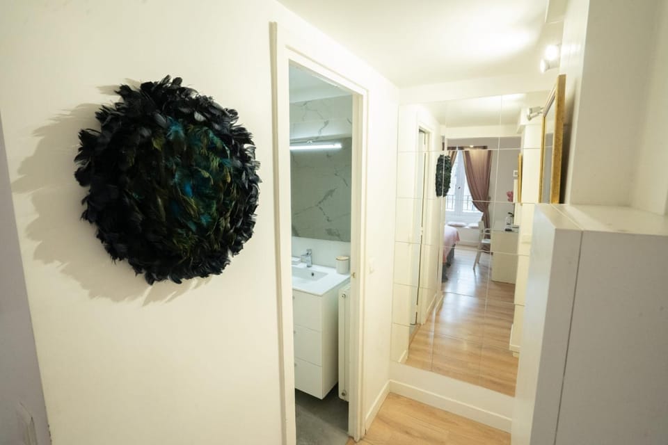 Studio parisien face metro Pigalle - Paris 9 - 2p Apartment in Paris