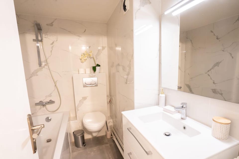 Studio parisien face metro Pigalle - Paris 9 - 2p Apartment in Paris