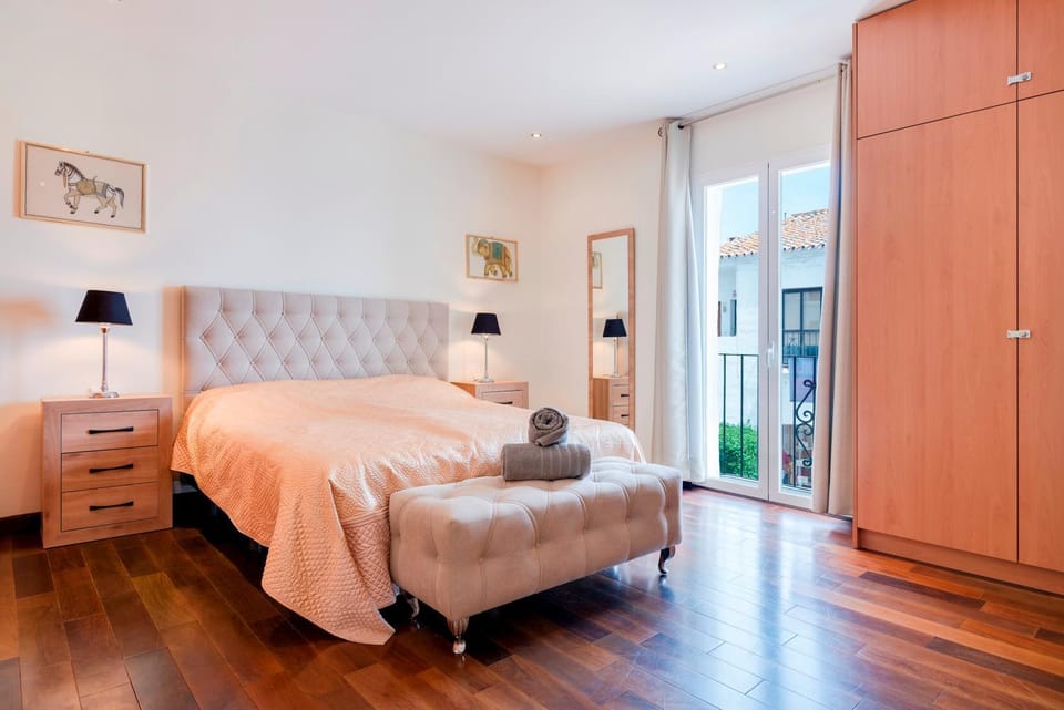 Bed, Other, Photo of the whole room, Bedroom, wardrobe