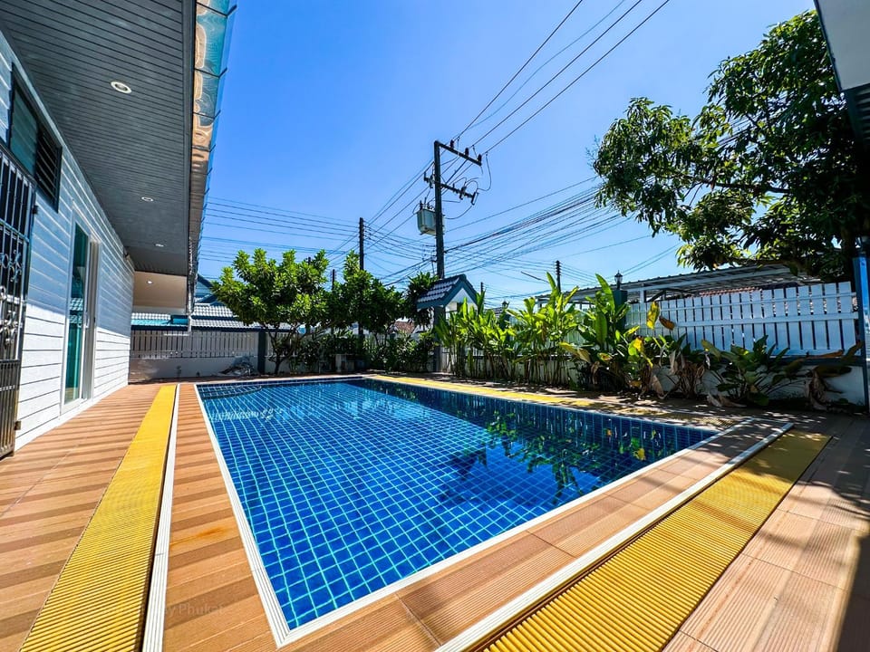 Soulful Stay Phuket l Phanason Park Ville 1 Near Kathu Waterfall Villa in Kathu
