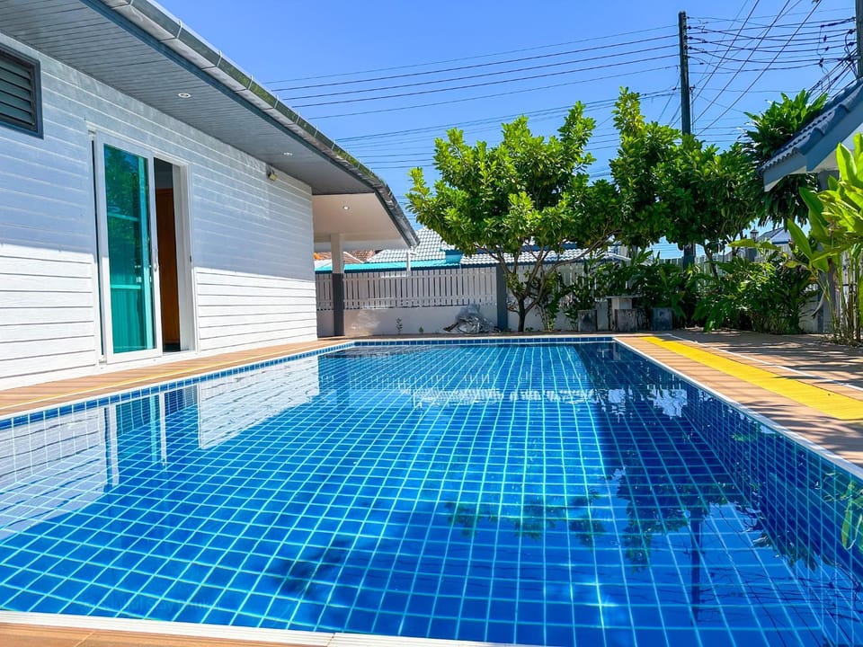 Soulful Stay Phuket l Phanason Park Ville 1 Near Kathu Waterfall Villa in Kathu