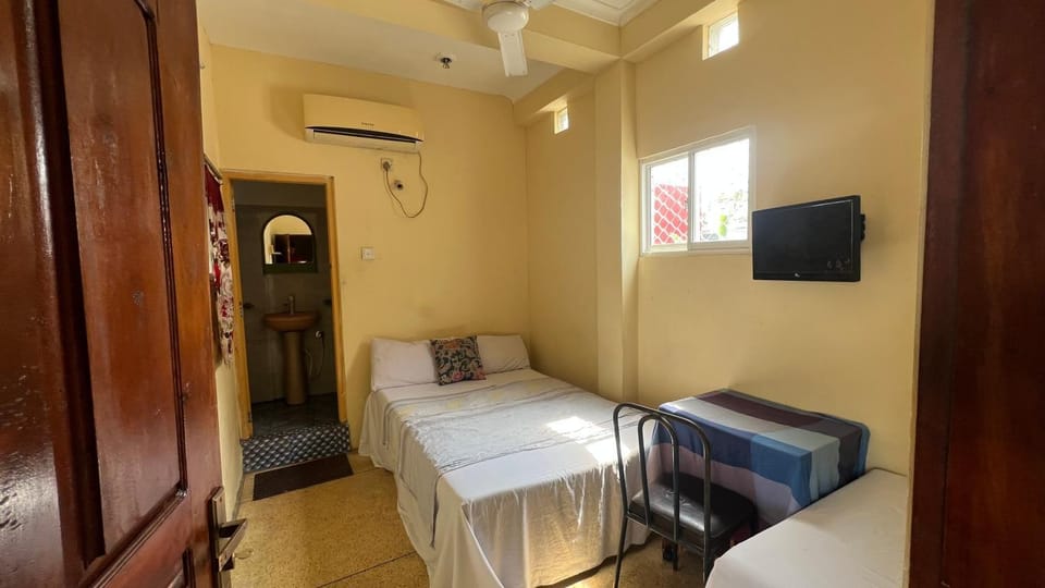 Manimalar guest Bed and Breakfast in Colombo