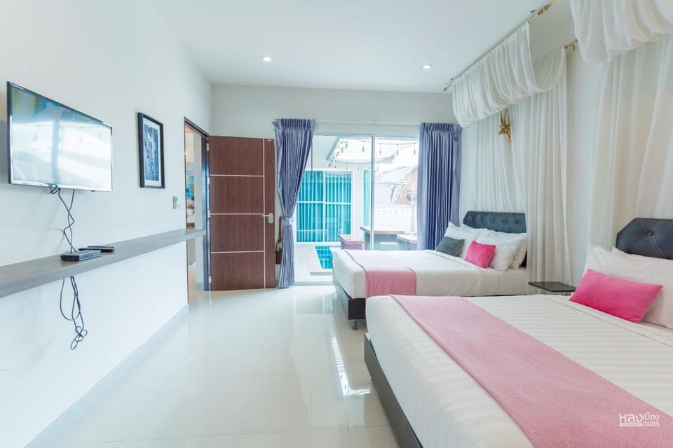 Bed, Bedroom