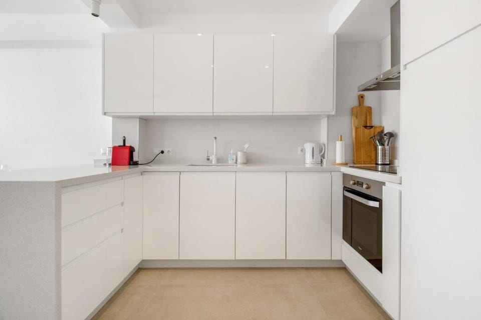 Stylish 2BR Flat in Nerja 1 Min to Torrecilla Beach Apartment in Nerja