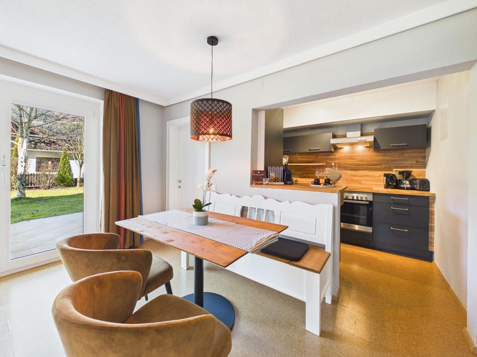 Kitchen or kitchenette, Living room, Seating area, Dining area, minibar