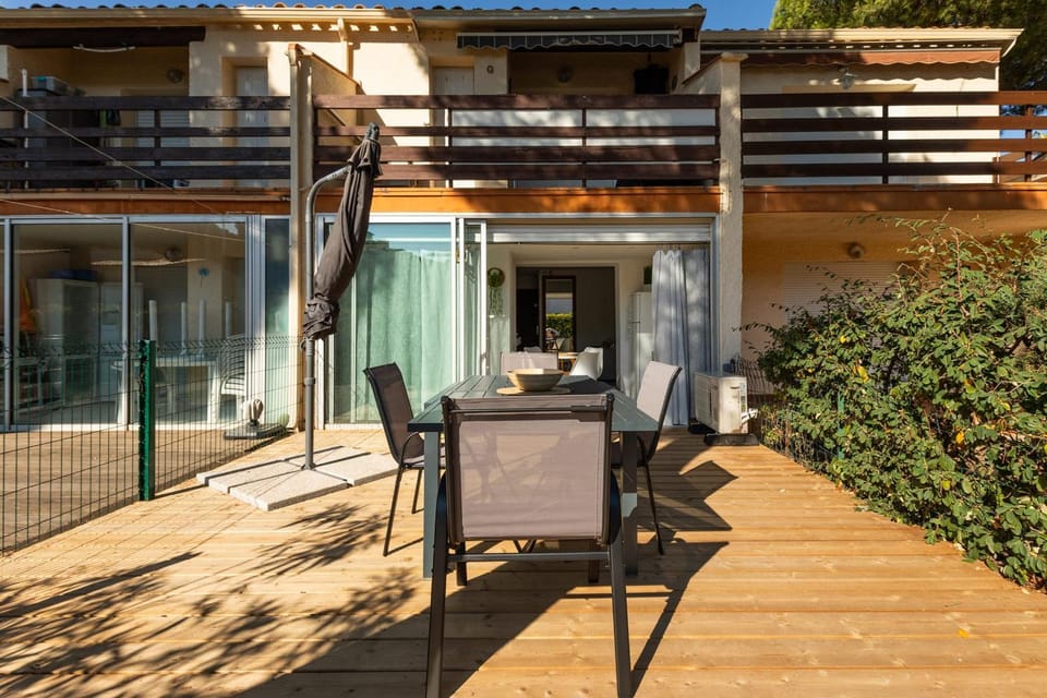 Eleuthera Sun Quiet ground-floor apartment with terrace and pool nearby House in Agde