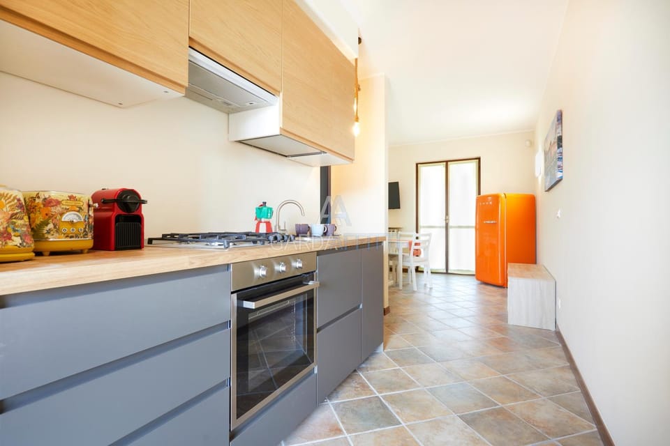 Kitchen or kitchenette, dishwasher