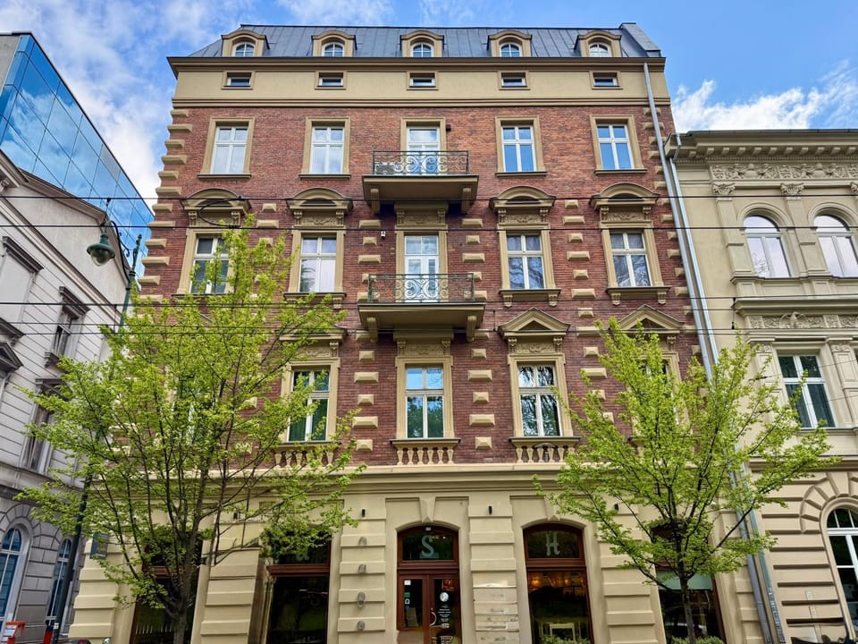 Property building, Day