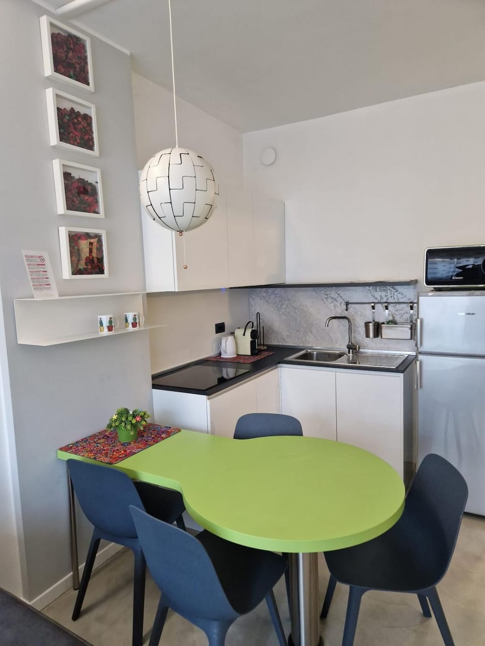 Coffee/tea facilities, Kitchen or kitchenette, Dining area, pet friendly