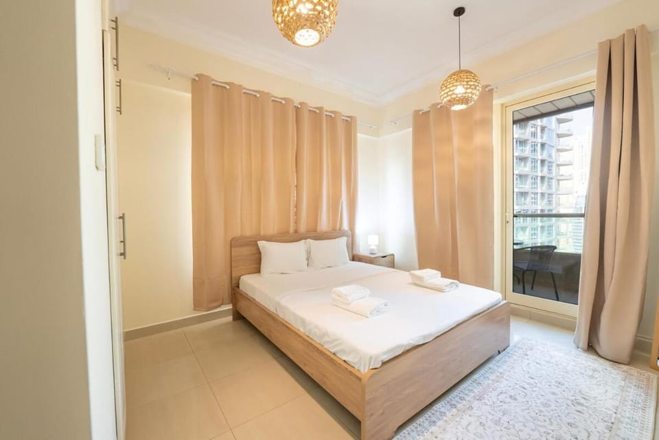 Elegant Marina Living Manchester Tower Apartment in Dubai