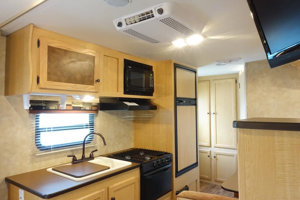 Kitchen or kitchenette