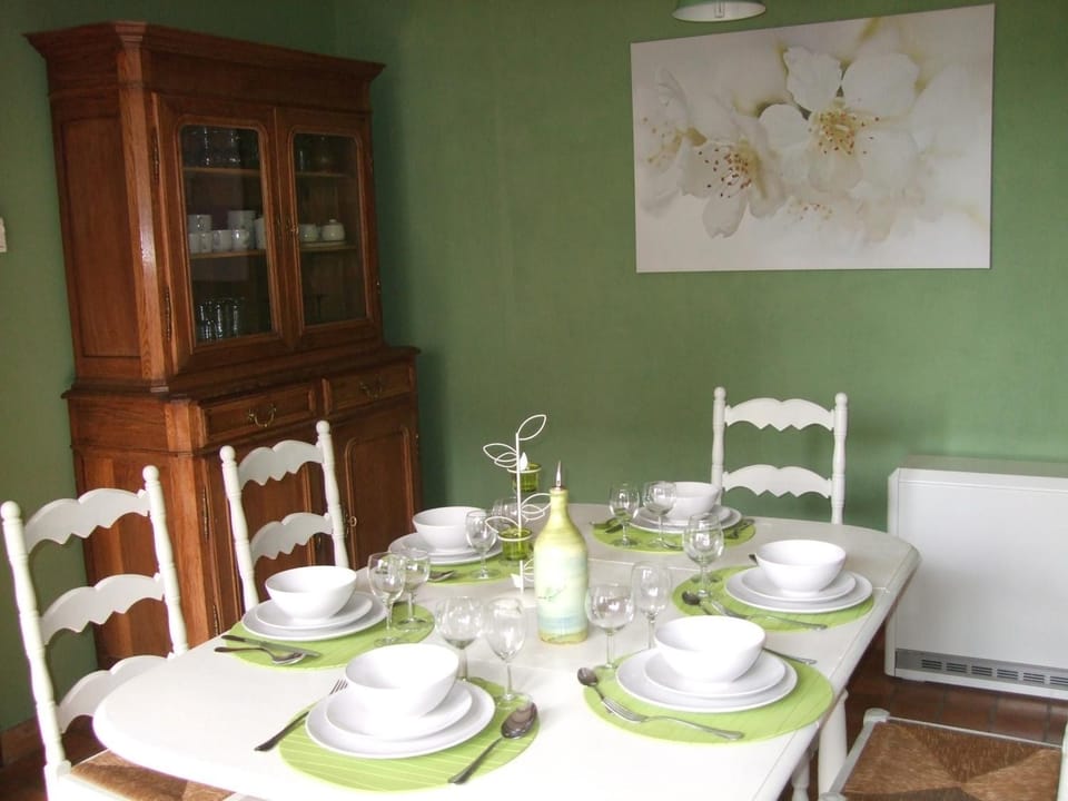 Dining area, Communal kitchen