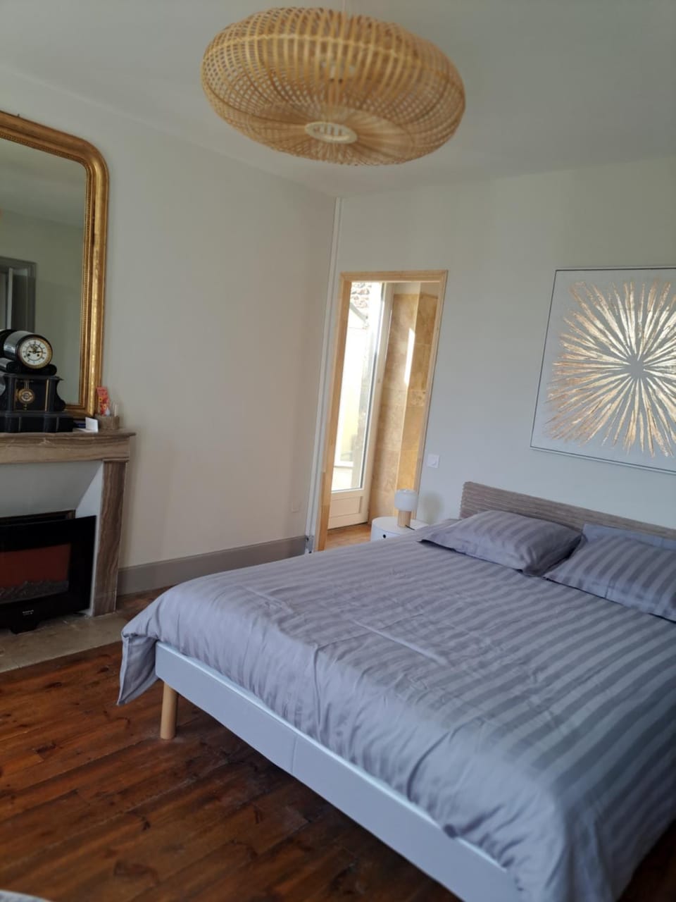 Chambre avec salle de bain privative Bed and Breakfast in Auvergne-Rhône-Alpes
