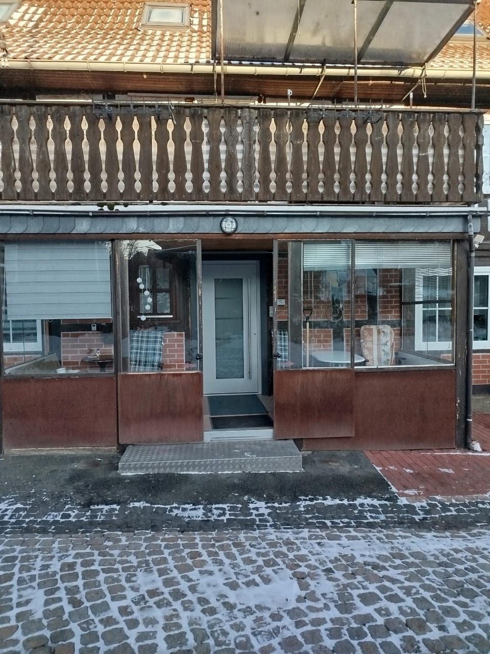 Facade/entrance