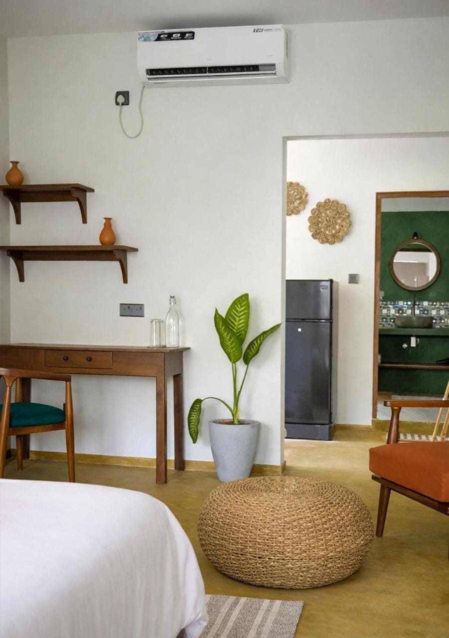 Photo of the whole room, Bedroom, air conditioner