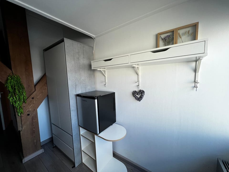 minibar, wardrobe