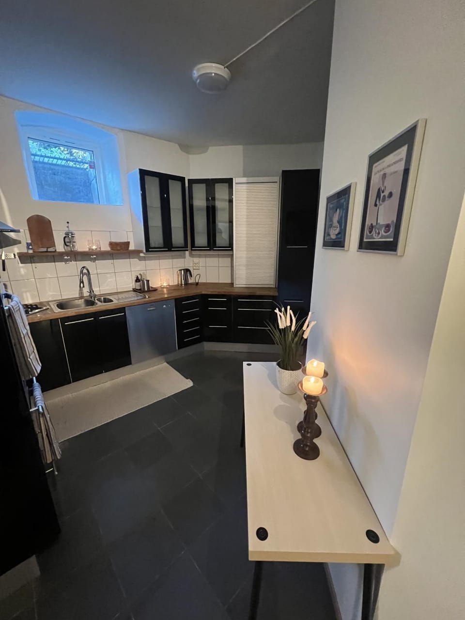 Kitchen or kitchenette