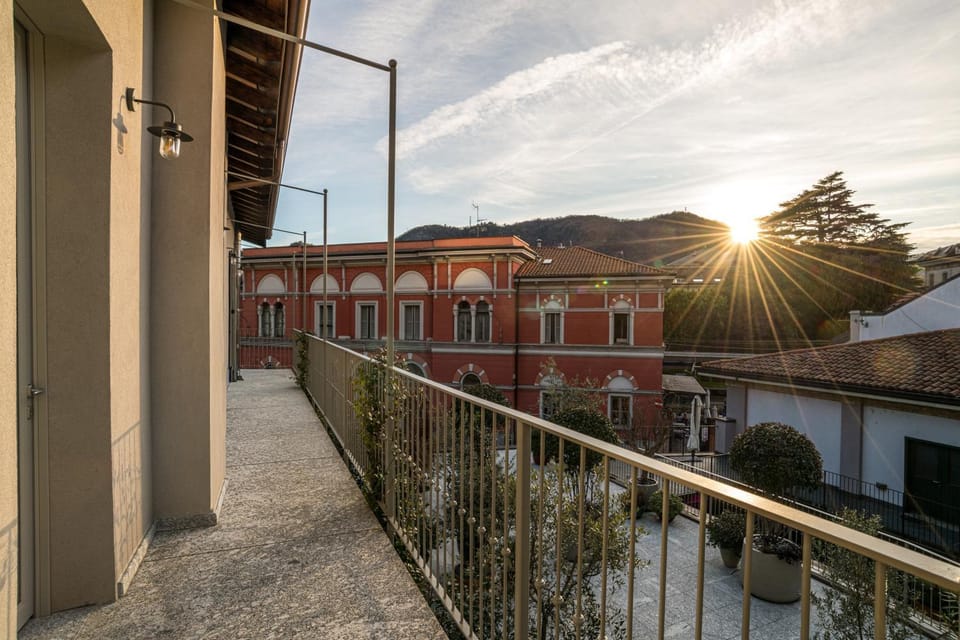 Le Dimore - Como City Center - Boutique apartments near Lake, Train and Bus Stations Apartment hotel in Como