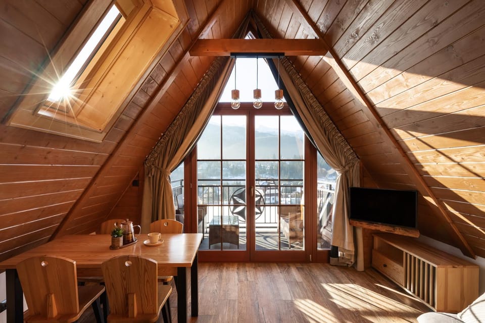 Natural landscape, TV and multimedia, Kitchen or kitchenette, Living room, Seating area, Dining area, Evening entertainment