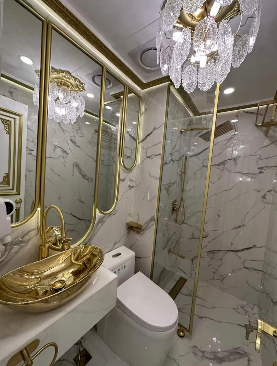Royal Studio Apartment in Makati