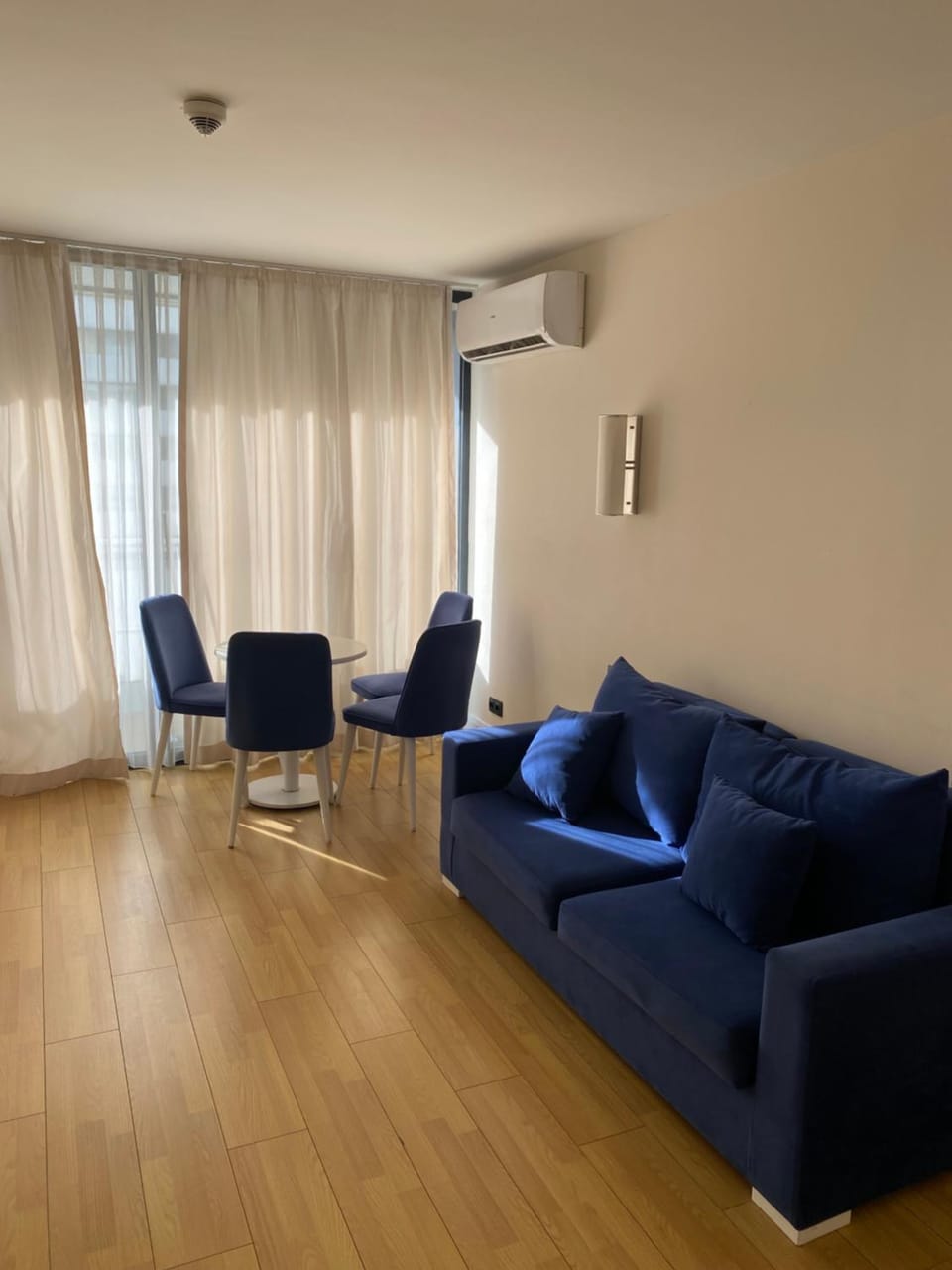 Living room, Seating area, air conditioner