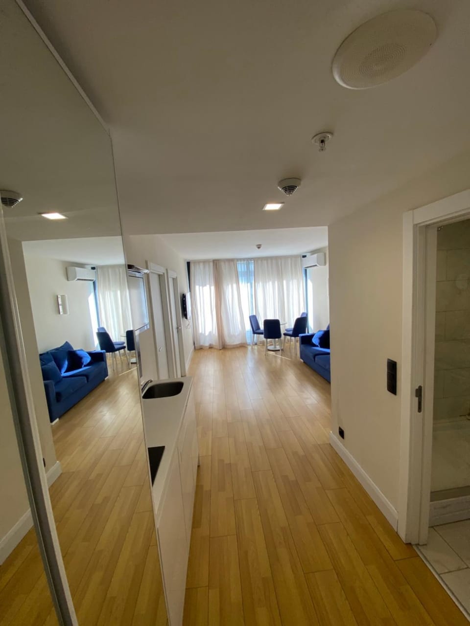Living room, Photo of the whole room, Seating area, kitchen, kitchen