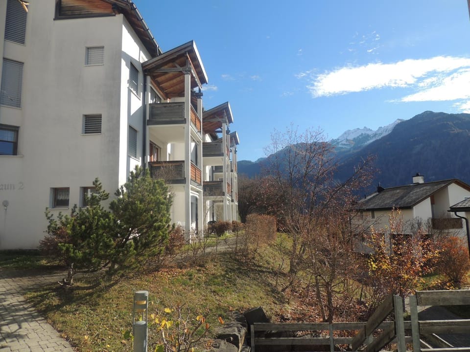 Property building, Neighbourhood