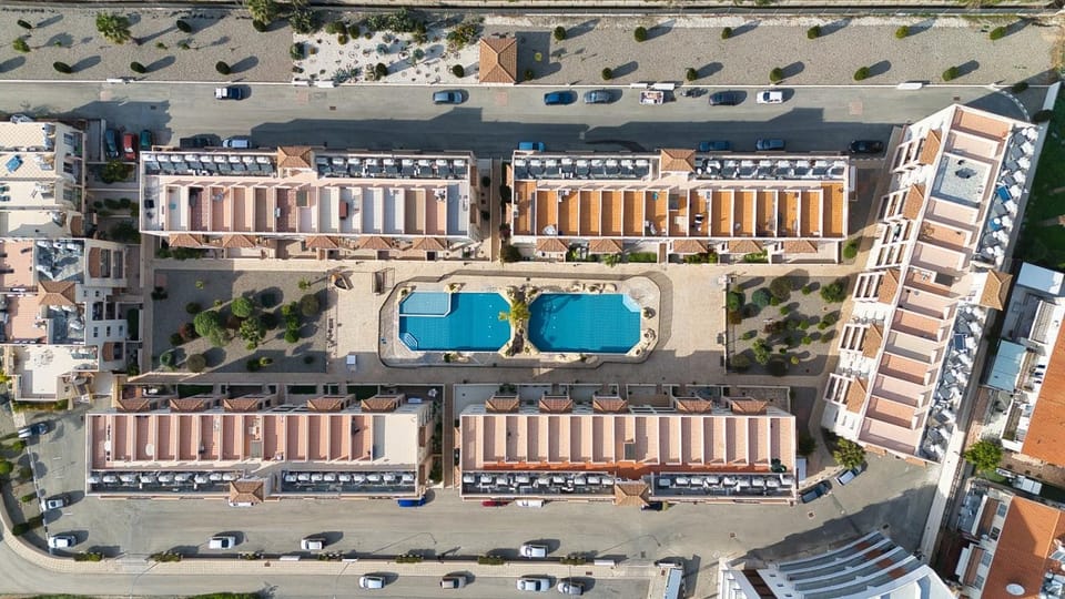 Property building, Bird's eye view, Pool view, Location