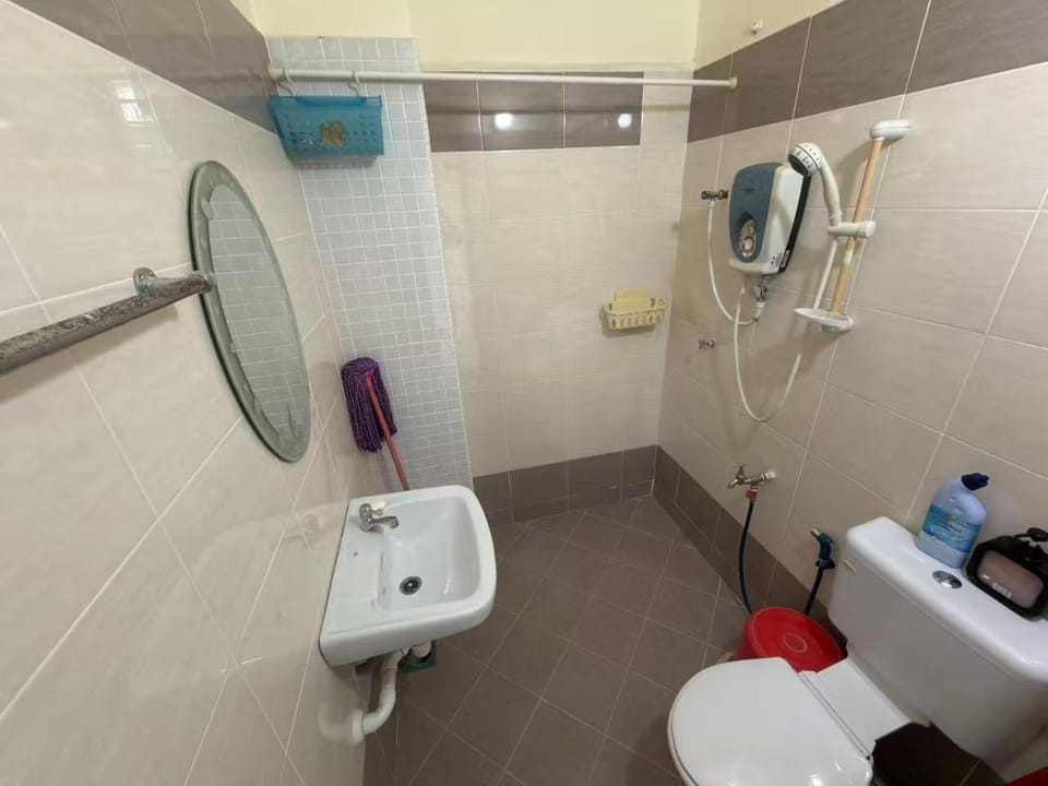 Shower, Toilet, Bathroom