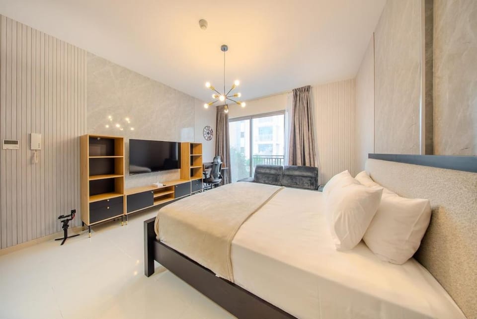 Uptown Al Zahia Studio in Sharjah - With Workstation Apartment in Al Sharjah