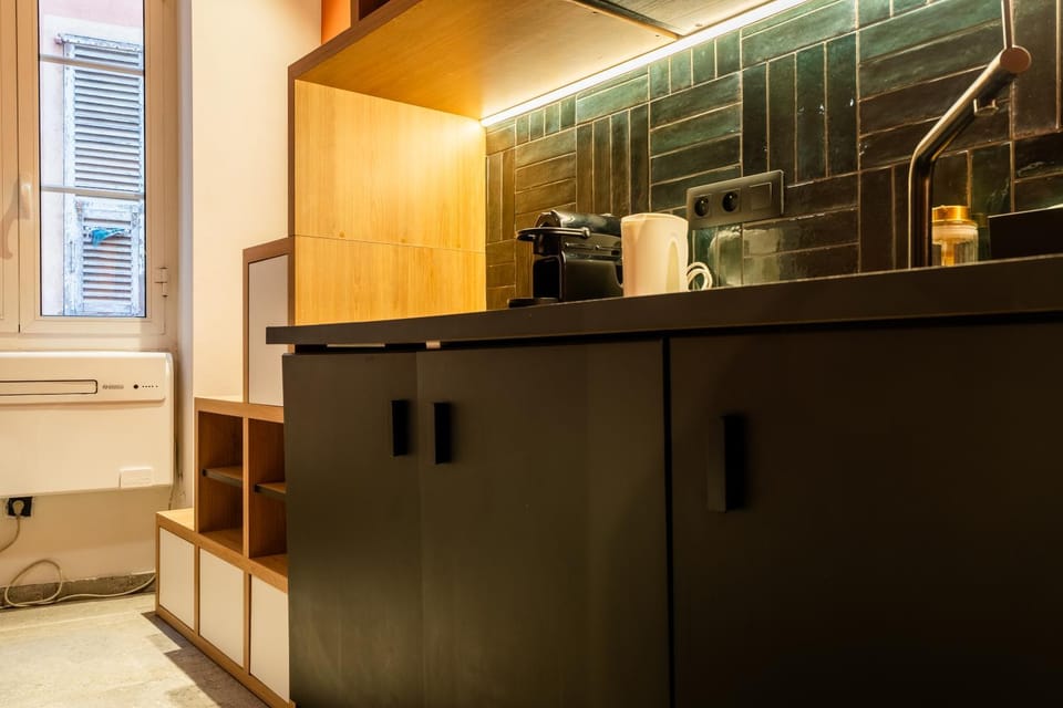 Kitchen or kitchenette