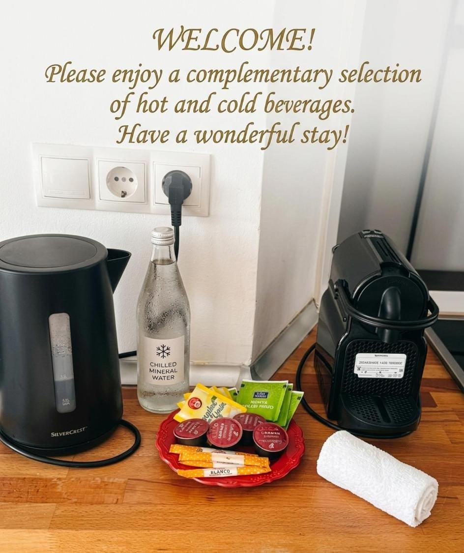 Coffee/tea facilities, Breakfast