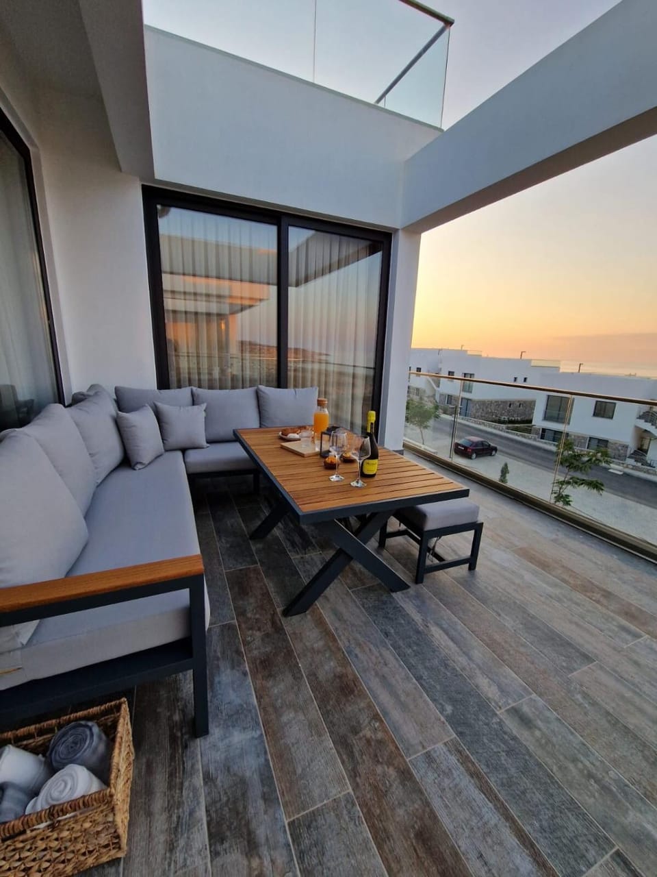 View (from property/room), Balcony/Terrace, Seating area