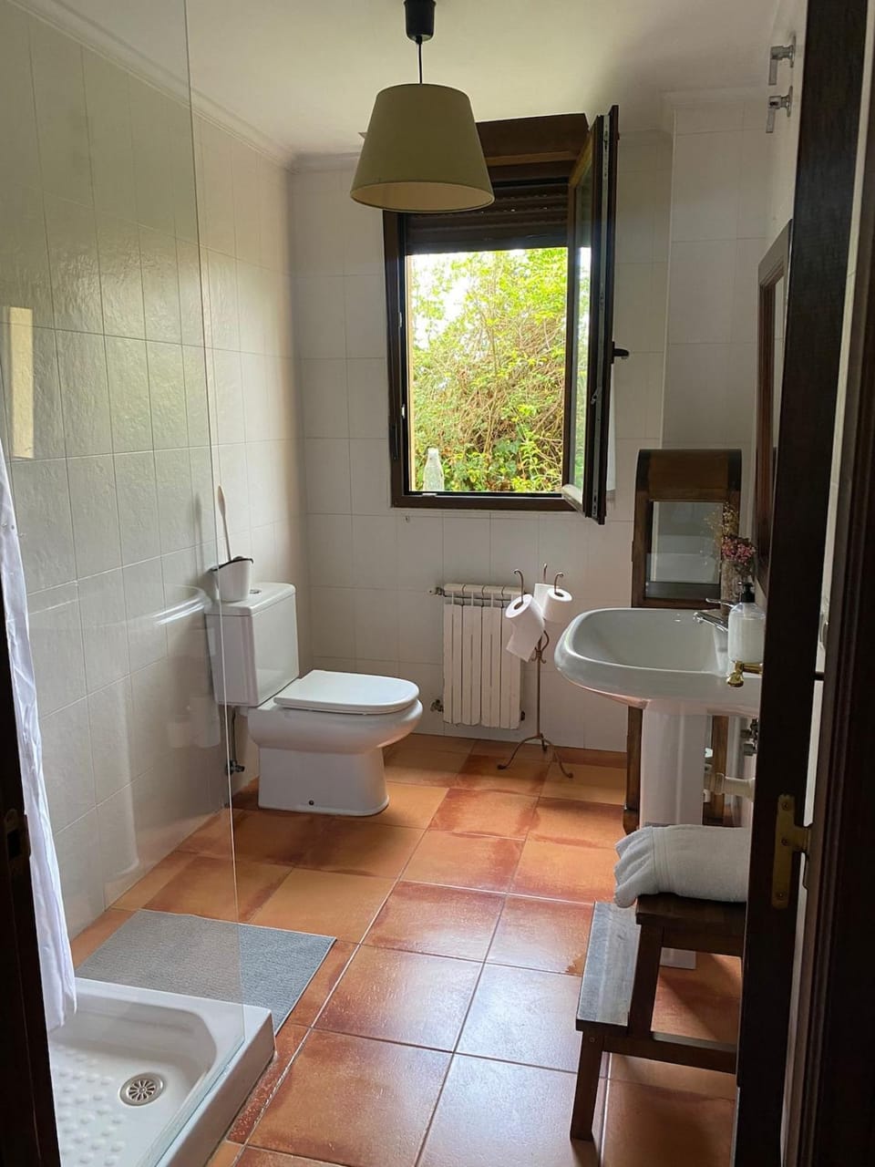 Toilet, Bathroom, towels