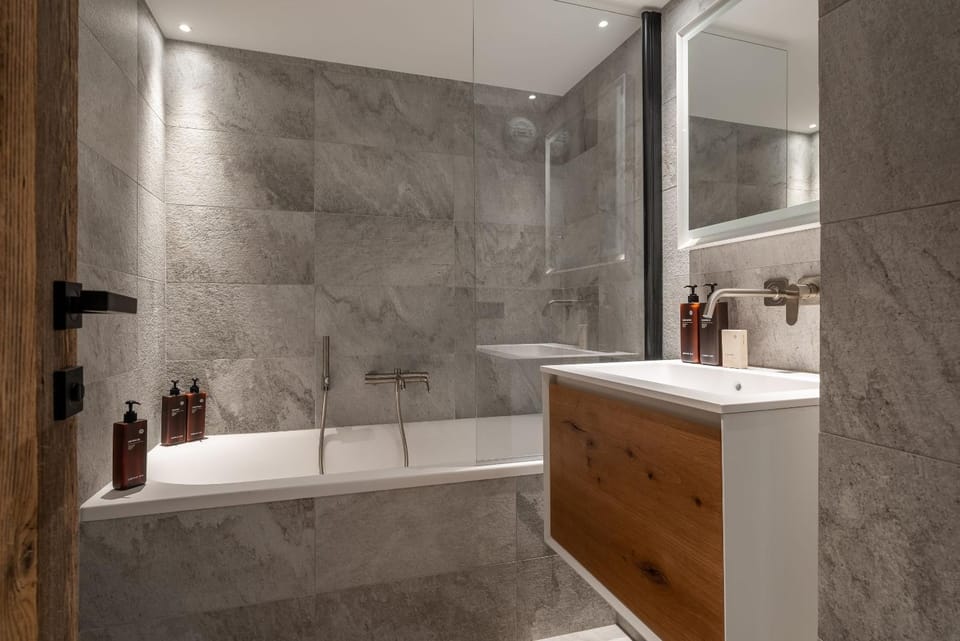Bathroom, Bath