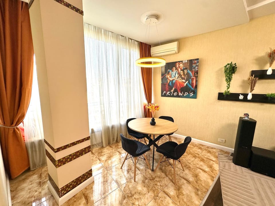 Living room, Seating area, Dining area, air conditioner