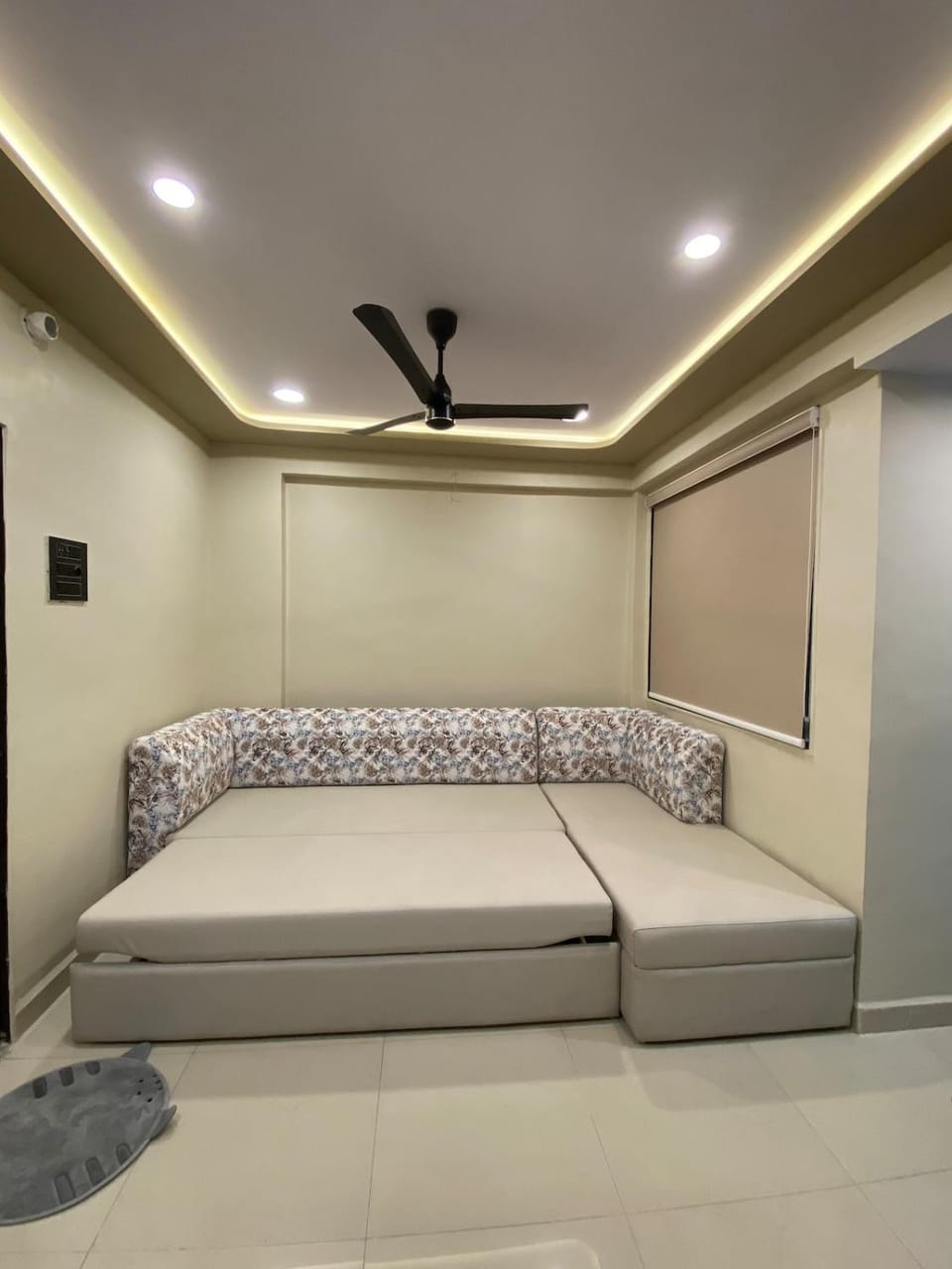 Bed, Living room