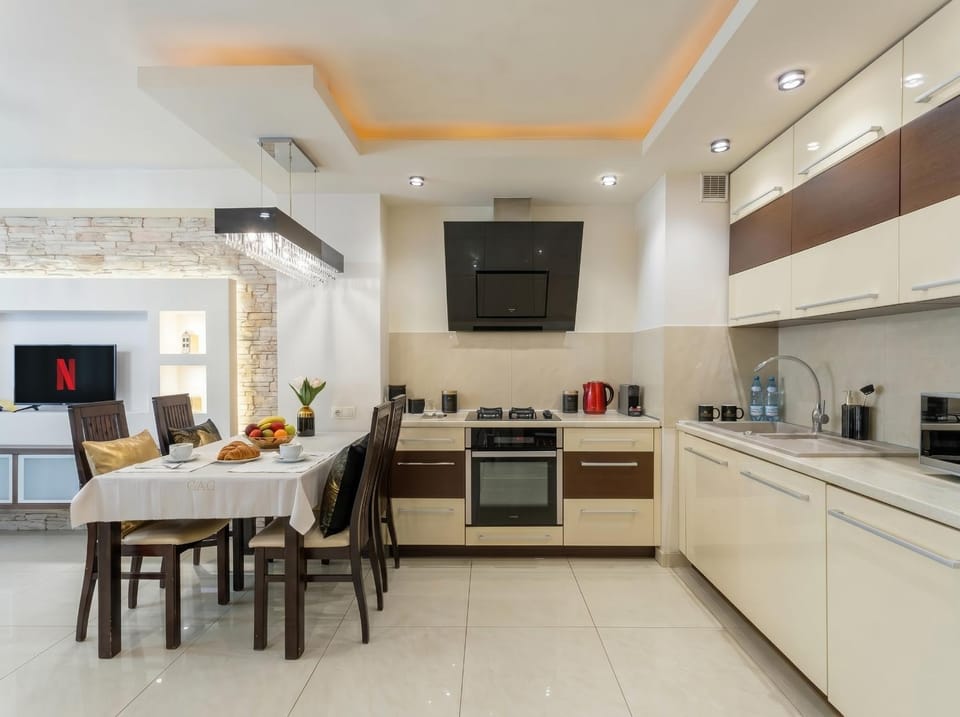 TV and multimedia, Coffee/tea facilities, Kitchen or kitchenette, Living room, Seating area, Dining area, dishwasher, minibar, oven, pet friendly, stove, toaster